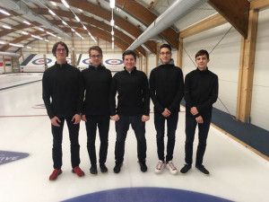 A fiúk is készen állnak a december 11-én rajtoló junior-vb-re Forrás: Magyar Curling Szövetség