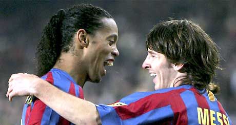 Ôk ketten voltak a Barca gólfelelôsei: Ronaldinho (balra) az elsô félidô végén, Lionel Messi a második elején talált be