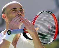 Andre Agassi Melbourne-ben még sohasem esett ki a nyolcaddöntônél korábban &#8211; az idén sem