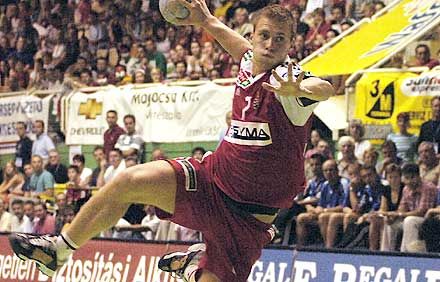 Császár Gábor remekül játszott a junior-világbajnokságon, klubcsapatában is hasonló teljesítményt várnak
