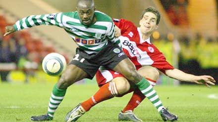 Douala (elöl) Middles-broughban góllal és gólpasszal segítette a továbbjutás küszöbére a Sportingot