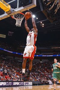 Shaquille O&#8217;Neal távollétében Dwyane Wade (képünkön) volt a miami együttes frontembere &#8211; 33 pontja elengedhetetlen volt a Heat huszadik sikeréhez