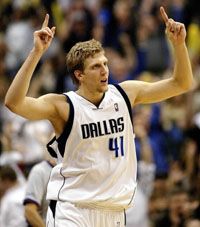 Az NBA-s sztár Dirk Nowitzki (képünkön) semlegesítését Báder Mártonnak kellene megoldania