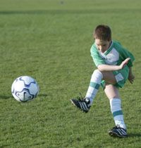 A futballiskolában azt is megtanulhatják majd a gyerekek, hogyan kell pontosan lôni