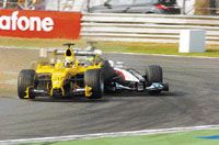 Giorgio Pantano (elöl) iszonyatos erôvel csapódott Baumgartner Zsolt Minardijának oldalába