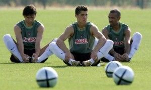 Cristiano Ronaldo (középen), még a Sporting játékosaként Forrás: pastemagazine.com
