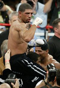 Winky Wright (képünkön) másodszor is pontozással verte meg Shane Mosleyt a nagyváltósúlyú szupermeccsen