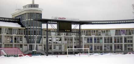 A soproni stadionban a hótakaró alatt jeges a talaj