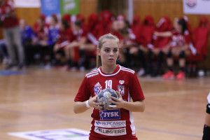 Farkas Johanna sokat tanulna rutinosabb csapattársaitól Dunaújvárosban Forrás: DKKA