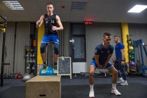 Az Alba Fehérvár NB I-es csapatának fiataljai, Lukács Norbert (balról) és Takács Milán is megkezdhette a csoportos felkészülést
