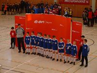 Egy nagyszerű pillanat: a gyereklabdarúgókat külön-külön bemutatták a közönségnek (Fotó: Farkas Ferenc)