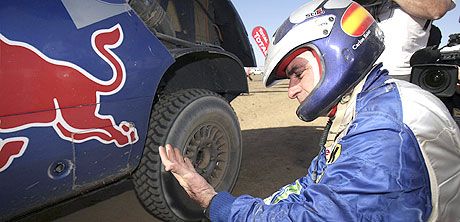 A keddi 333 kilométeres résztáv már-már hazai pálya volt Carlos Sainznak &#8211; a spanyol Volkswagen-pilóta immár a negyedik szakaszán nyert az idei Dakar-ralin