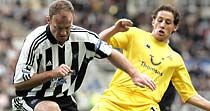 Alan Shearer (fekete-fehérben) eddig csak egy trófeát nyert &#8211; bajnoki címet a Blackburnnel, még tíz évvel ezelôtt