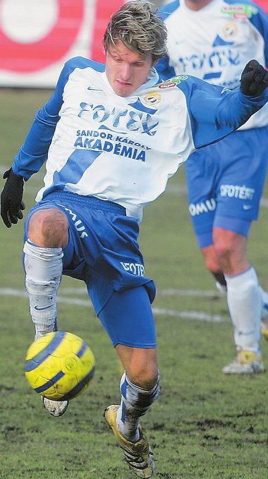 Émerson mégsem lehet a brazil válogatott csapatkapitánya a vb-n, vasárnapi sérülése miatt egy hónapig nem játszhat