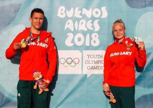 Kiss Ádám arany-, Gönczöl Laura pedig ezüstérmes lett a Buenos Aires-i ifjúsági olimpián Forrás: kajakkenusport.hu