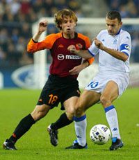 Antonio Cassano (balra) szerezte a Roma elsô gólját a BL 2002&#8211;03-as kiírásában
