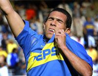 Carlos Tévez, a Boca Juniors támadója 2003-ban bajnoki címet, Libertadores- és Világkupát nyert az argentin együttessel