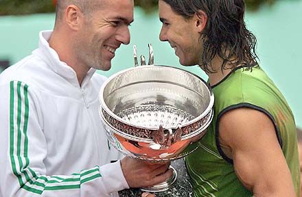 Labdam&#251;vészek egymás közt: Rafael Nadal párizsi diadalához Zinedine Zidane is gratulált