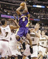 Bryantre serkentôen hatott Harvey taslija, a Lakers csillaga végül idénycsúcsig jutott