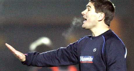 Nigel Clough szerint egy jó formában lévô MU simán nyert volna