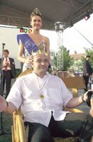 Népünnepélyen koronázták meg Zlatko Saracevicet, a veszprémi kézilabda királyát