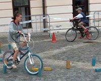 A gyerekek ügyességi pályán próbálhatták ki kerékpáros ügyességüket (Fotók: NUPinfo)