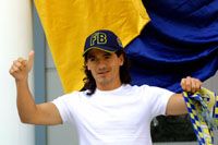 Ariel Ortega az ujjával már jelzi, hogy szerinte hányadik helyen végez a Fenerbahce