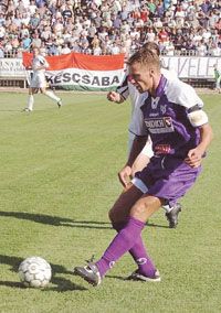 Udvari Szabolcs társaival nem a legjobb légkörben készül a bajnok ellen (Fotó: Kiss Zoltán)