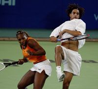 Serena annyira azért nem játszott rosszul, hogy fenékbe billentéssel büntessék (Fotó: Reuters/Stringer)