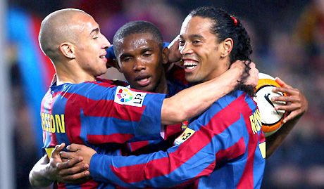 Henrik Larsson, Samuel Eto?o és Ronaldinho (balról jobbra): külön-külön is életveszélyesek, de így hármasban, Barca-mezben különösen