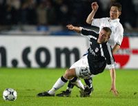 Az utóbbi idôben sokat mellôzött Dárdai Pál (fehérben) a mezôny egyik legjobbja volt a Fulham elleni UEFA-kupa-mérkôzésen