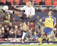 Rio Ferdinand (balra) az Old Trafford-i csapat egyetlen szerzeménye a nyári idôszakban (Fotó: afp)