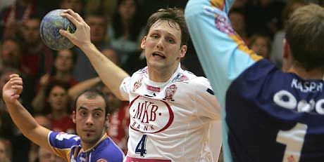 Iváncsik Gergô (fehérben) Veszprémben háromszor talált a kapuba, Pamplonában is kellenek a góljai Iváncsik Gergô (fehérben) Veszprémben háromszor talált a kapuba, Pamplonában is kellenek a góljai