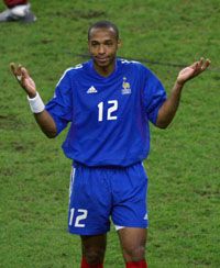 Franciaország Thierry Henryban bízik leginkább