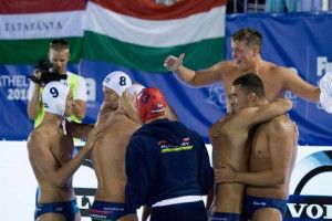 Óriási diadalt aratott a magyar ifjúsági válogatott a montenegróiak ellen a szombathelyi világbajnokság negyeddöntőjében Forrás: MVLSZ
