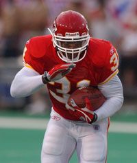 Priest Holmes három touchdownt szerzett a Buffalo Bills elleni gyôztes mérkôzésen