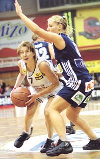 Sandra Popovic (7) nem tudott sokat lendíteni a PVSK vasárnap döcögô szekerén