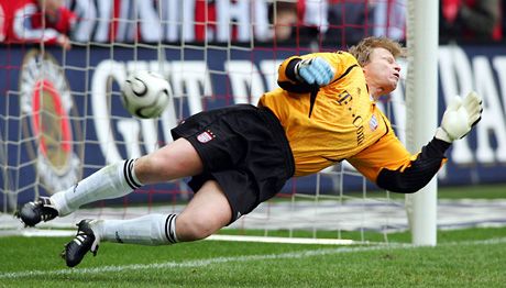 Oliver Kahn többször is vakrepülést mutatott be az 1. FC Köln ellen