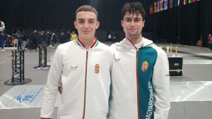 Bálint Álmos (balra) és a bronzérmes Bagdány Albert a negyeddöntőben vívott egymással Pozsonyban Forrás: hunfencing.hu