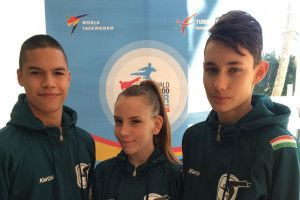 A csalódott trió… Balról: Berei Béla, Kopcsik Laura, Józsa Levente Forrás: Magyar Taekwondo Szövetség