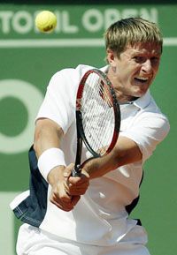 Jevgenyij Kafelnyikov elôször tudott meccset nyerni az estorili ATP-versenyen