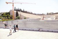 Megállt az idô. 1896 után 2004-ben is lesznek modern kori olimpiai versenyek a lenyűgözô Panathinaiko Stadionban