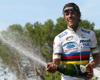 Mario Cipollini 41. szakaszgyôzelmét aratta, és ezzel holtversenyben csúcstartó a Girón