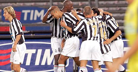 A Juventus futballistái hiába nyerik sorra a meccseket, a Stadio Delle Alpi lelátóin nincs nagy tolongás