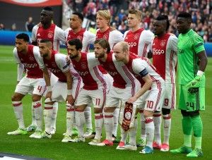 A Lyon elleni EL-elődöntő első mérkőzésének 22 éves és 137 napos átlagéletkorú amszterdami kezdő csapata Forrás: uefa.com