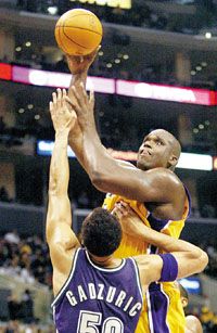 Shaq második fellépésén is nyert a Lakers