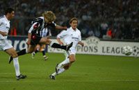 Pavel Nedved (középen) az új idényben is vezéralakja lehet a hazai és a nemzetközi porondon is a csúcsra törô Juventusnak