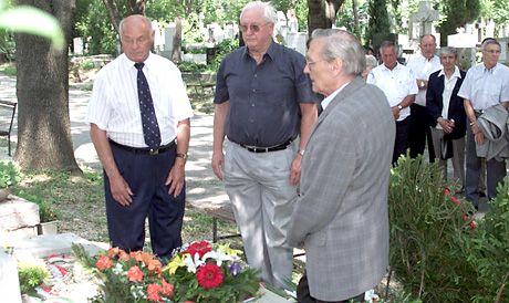 Bozsik József sírjára a régi, legendás játszótársak is visznek friss virágot