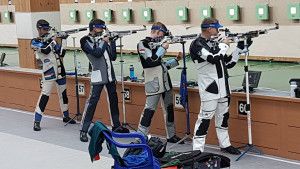 A szűk magyar delegáció tagjai az egyhetes edzőtábor alatt Csangvonban Forrás: MSSZ