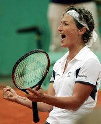 Tathiana Garbin élete nagy meccsét játszotta: két szettben legyôzte a címvédô és világelsô Justine Henin-Hardenne-t